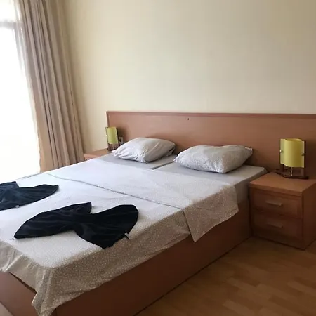 호텔 Plaza 4*